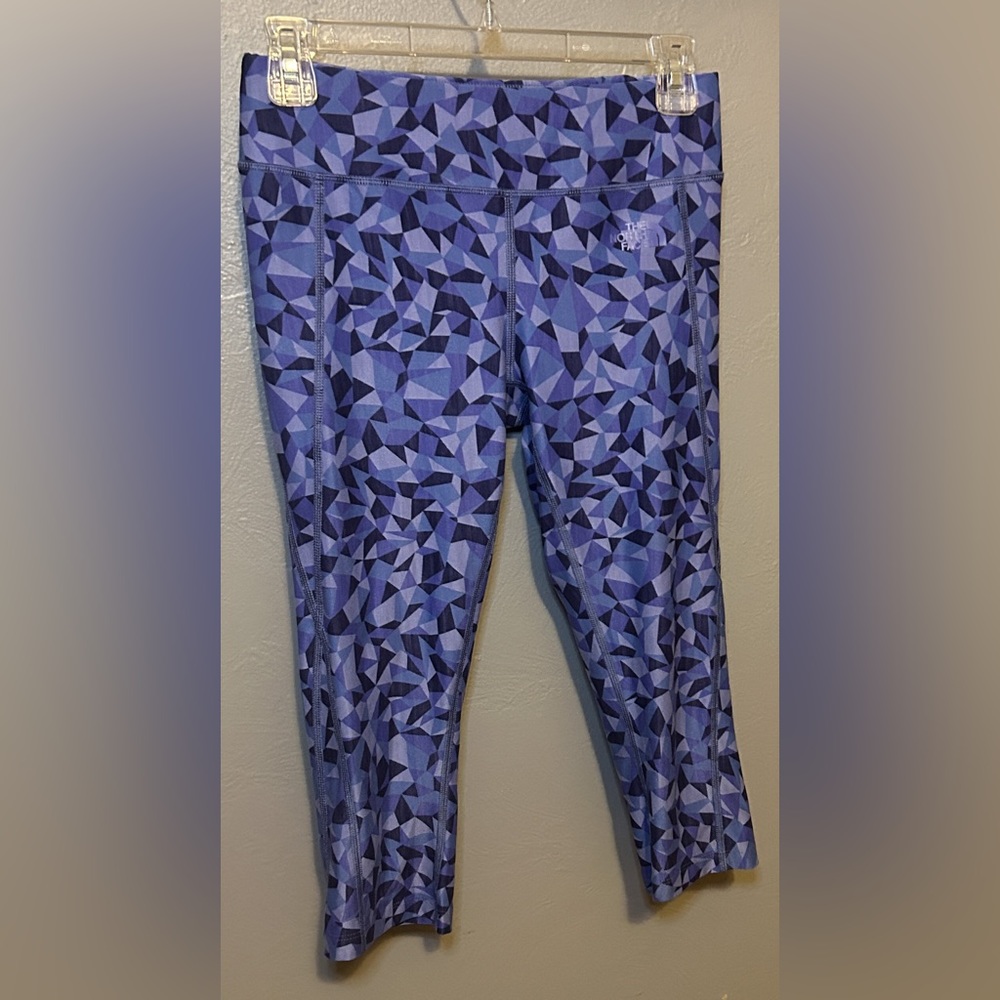 Clearance! The North Face Geometric Pattern Capri Leggings. Small.